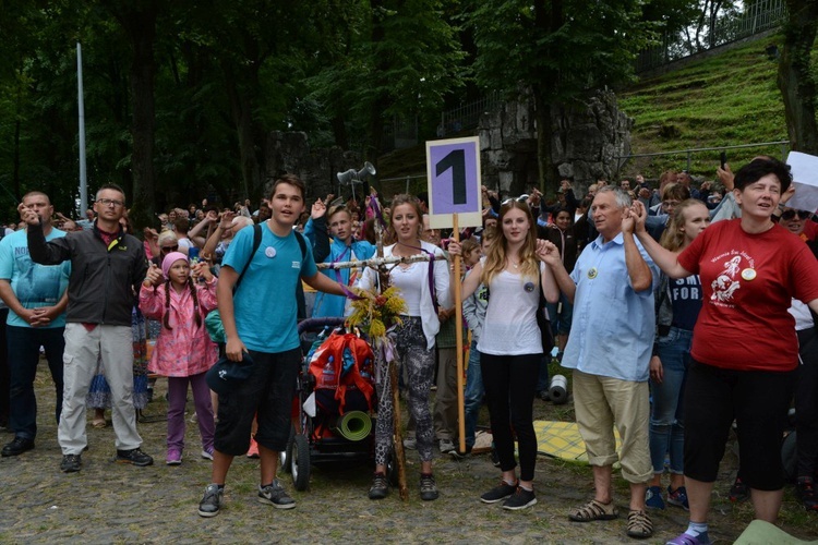 Pielgrzymkowa Eucharystia u św. Anny