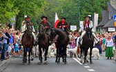 Folklor świata pod Giewontem - korowód przez miasto