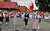 Folklor świata pod Giewontem - korowód przez miasto