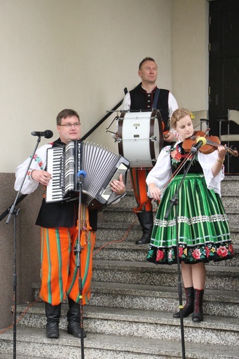 Dożynki w katedrze łowickiej