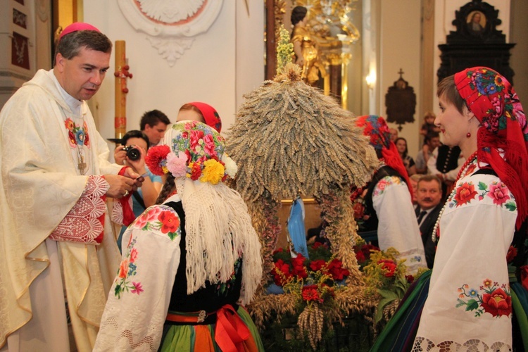 Dożynki w katedrze łowickiej