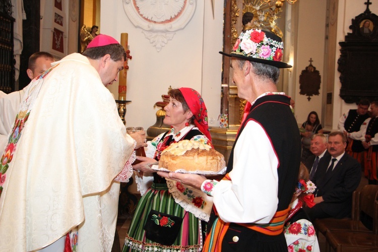 Dożynki w katedrze łowickiej