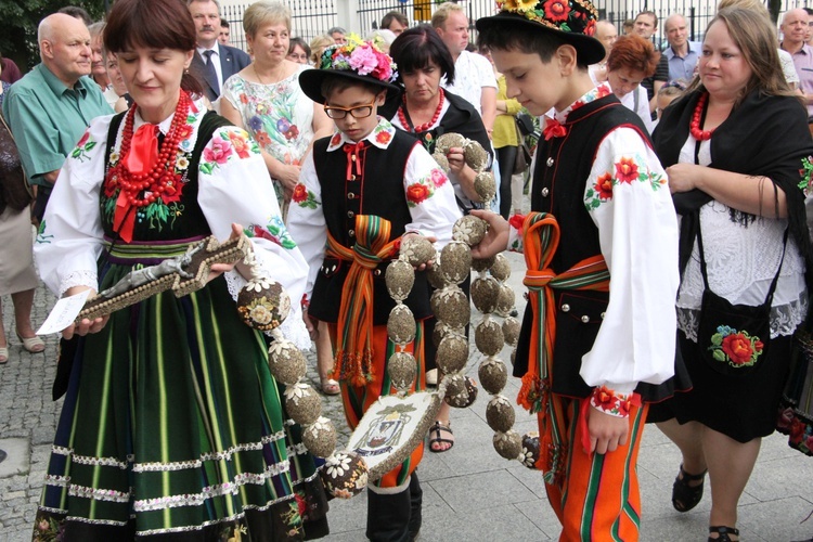 Dożynki w katedrze łowickiej