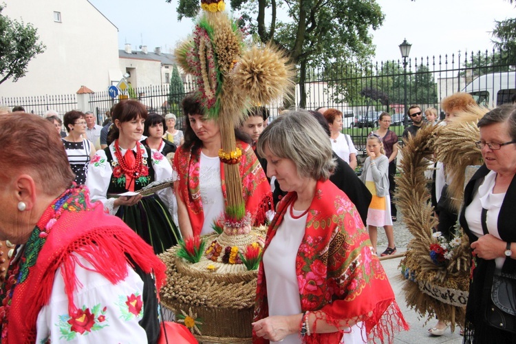 Dożynki w katedrze łowickiej