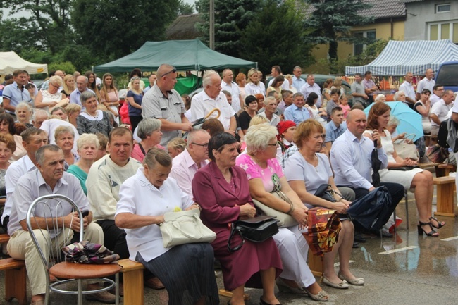 Dożynki w deszczu