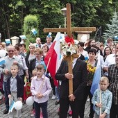 Przystrojona balonikami i flagami pielgrzymka z Lipnicy Wielkiej.