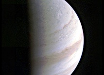 Sonda Juno zbliżyła się do Jowisza