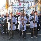 Co roku 6 września rano budzą Płock odgłosy bębna i śpiew pielgrzymów.