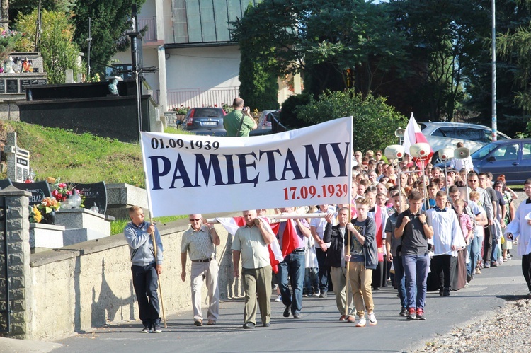 Droga Krzyżowa w Wielogłowach