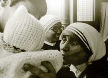 Papież zachęca czcicieli Matki Teresy do rewolucji czułości