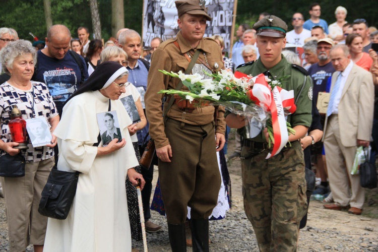 Ku czci żołnierzy "Bartka" w 70. rocznicę mordu