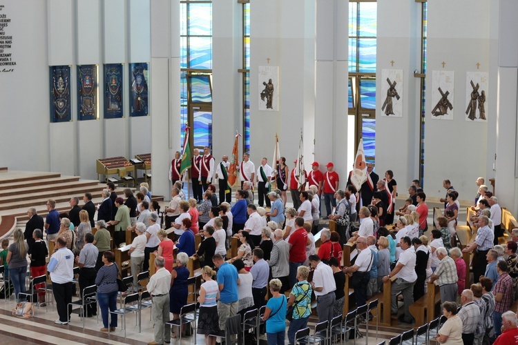 Pielgrzymka Honorowych Dawców Krwi i Szpiku Kostnego do Łagiewnik A. D. 2016