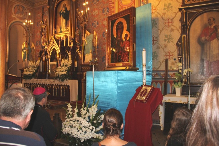 Eucharystii w parafii św. Karola Boromeusza przewodniczył bp Wojciech Osial