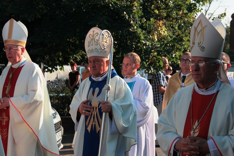 Peregrynacja ikony MB Częstochowskiej w parafii MB Pocieszenia w Żyrardowie