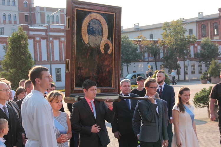 Peregrynacja ikony MB Częstochowskiej w parafii MB Pocieszenia w Żyrardowie