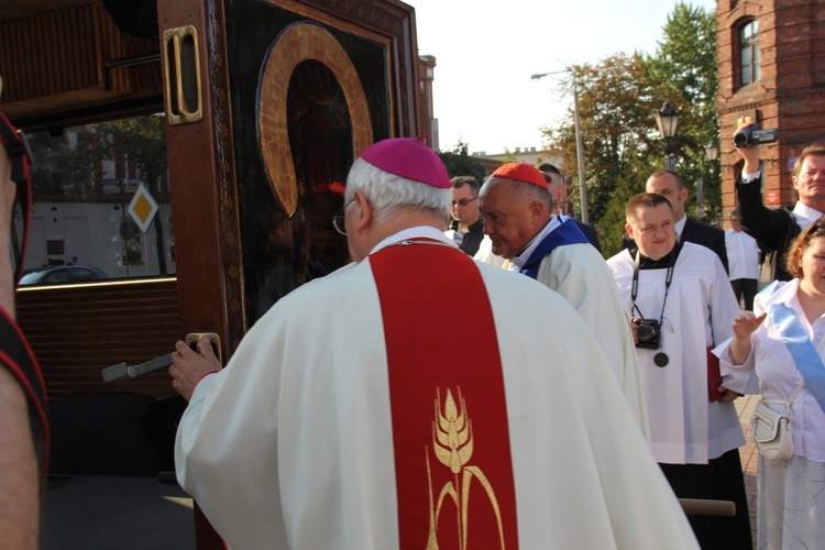 Peregrynacja ikony MB Częstochowskiej w parafii MB Pocieszenia w Żyrardowie