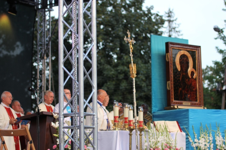 Peregrynacja ikony MB Częstochowskiej w parafii MB Pocieszenia w Żyrardowie