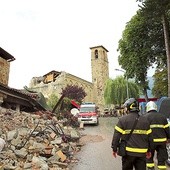 Skutki trzęsienia ziemi w Amatrice.