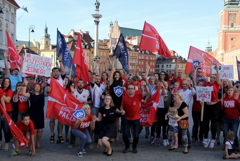 Happening zachęcał do włączenia się do wolontariatu