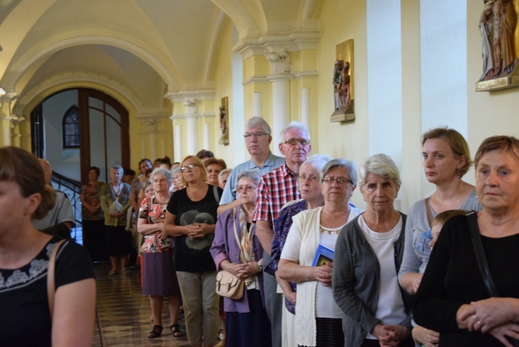 Powitanie ikony MB Częstochowskiej w parafii Wniebowstąpienia Pańskiego w Żyrardowie