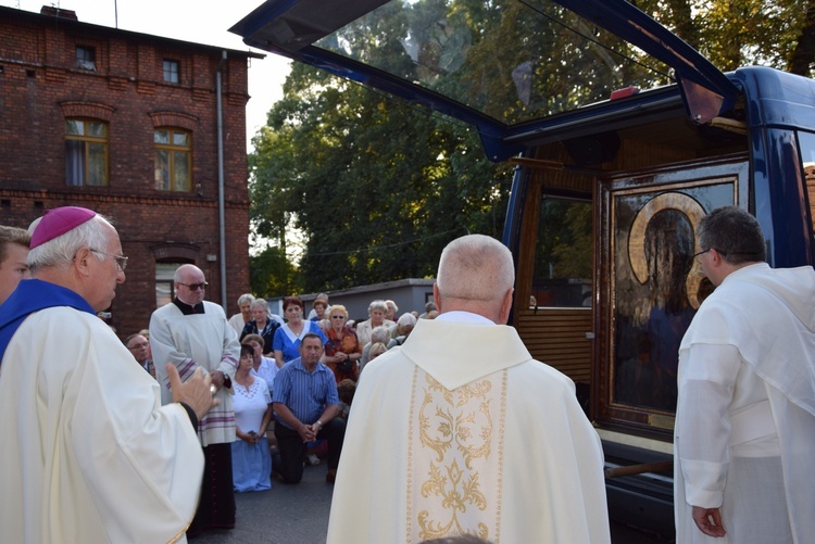 Powitanie ikony MB Częstochowskiej w parafii Wniebowstąpienia Pańskiego w Żyrardowie