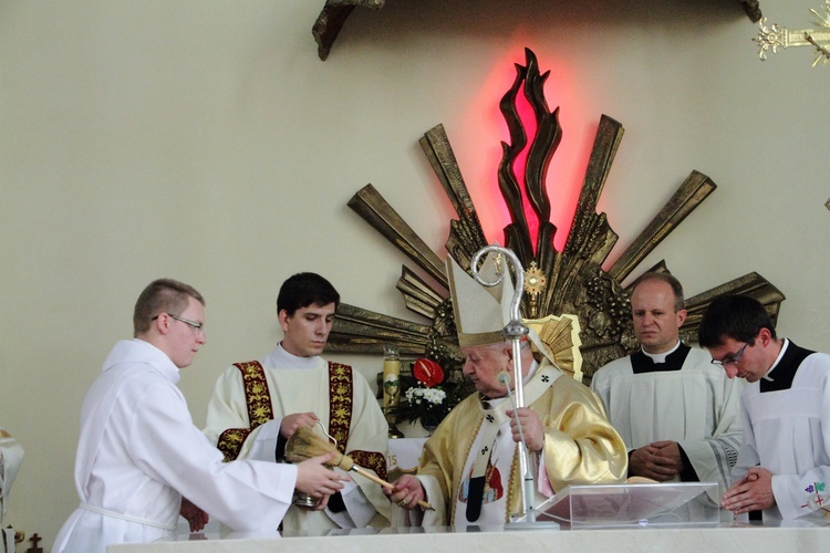 Konsekracja kościoła Chrystusa Króla na os. Gotyk w Krakowie