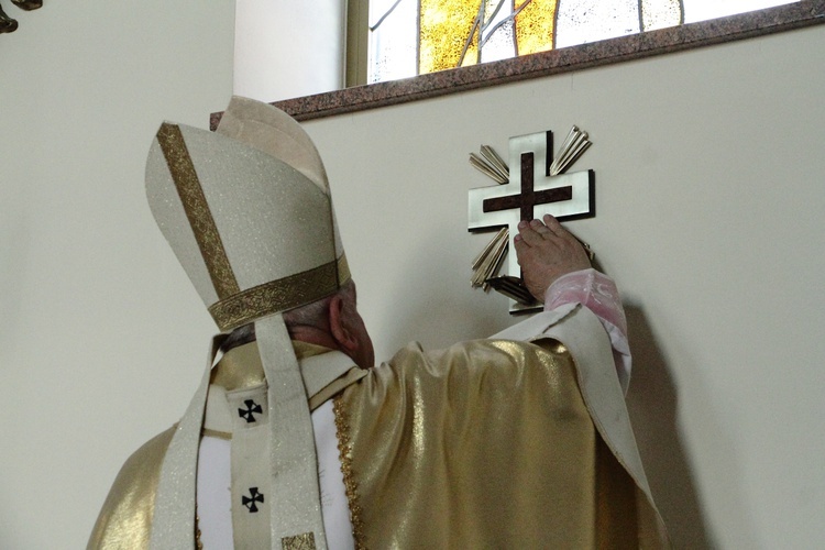 Konsekracja kościoła Chrystusa Króla na os. Gotyk w Krakowie