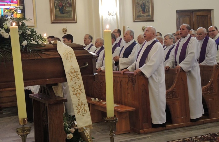 Ostatnie pożegnanie ks. Józefa Strączka w Porąbce - 11 września 2016 r.