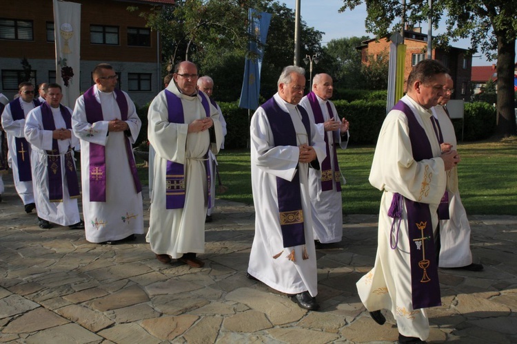 Ostatnie pożegnanie ks. Józefa Strączka w Porąbce - 11 września 2016 r.