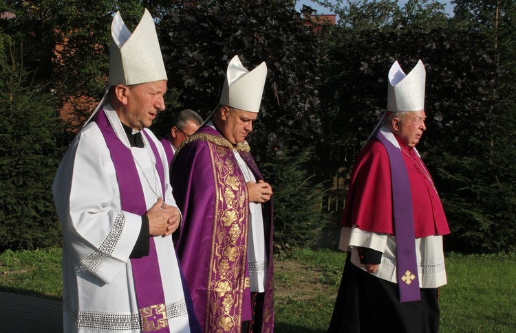 Ostatnie pożegnanie ks. Józefa Strączka w Porąbce - 11 września 2016 r.