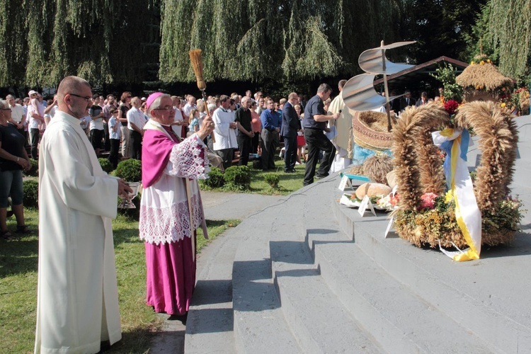 Odpust i dożynki w Trąbkach Wielkich