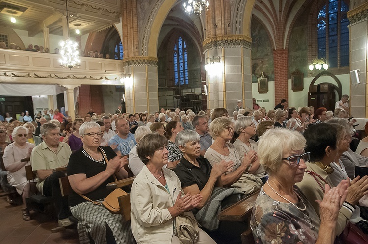 "Poznańskie Słowiki" w Białogardzie