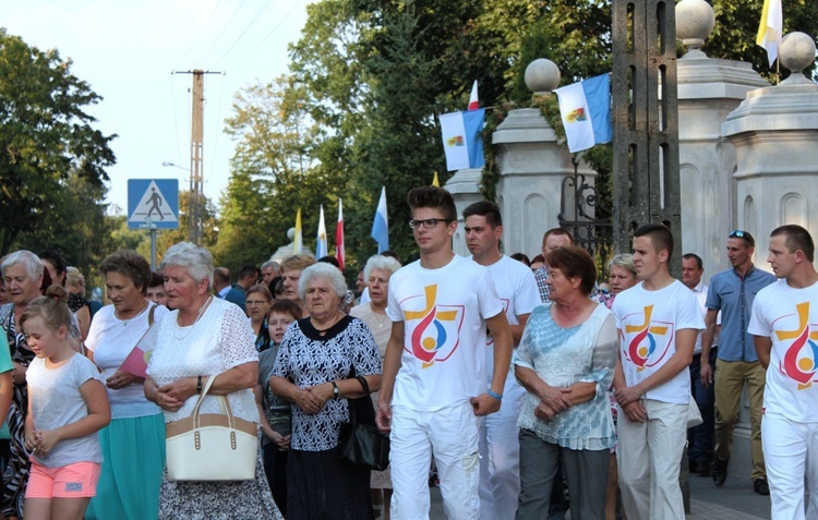 Powitanie ikony MB Częstochowskiej w Szymanowie