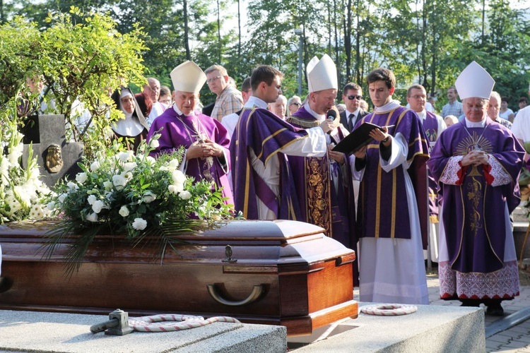 Pogrzeb ks. Józefa Strączka w Porąbce - 12 września 2016 r.