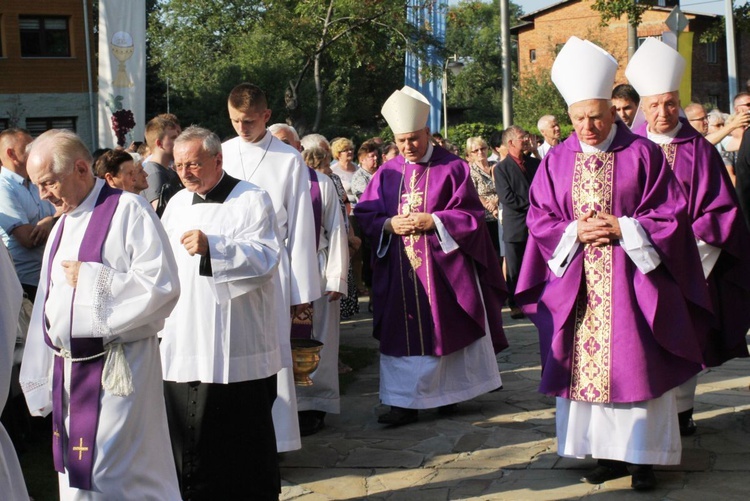 Pogrzeb ks. Józefa Strączka w Porąbce - 12 września 2016 r.