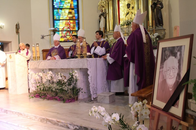 Pogrzeb ks. Józefa Strączka w Porąbce - 12 września 2016 r.