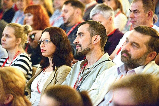 Centrum kongresowe znajduje się w sercu Świdnicy, w budynku teatru miejskiego.