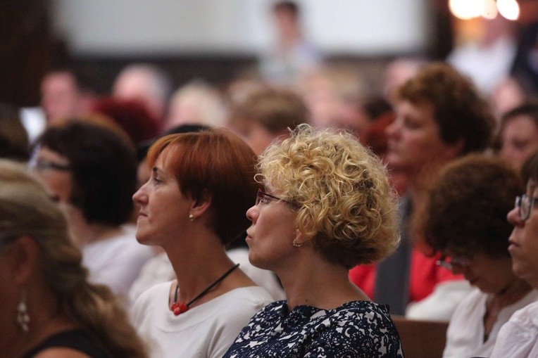 Katechetki podczas Mszy św. inaugurującej nowy rok katechetyczny