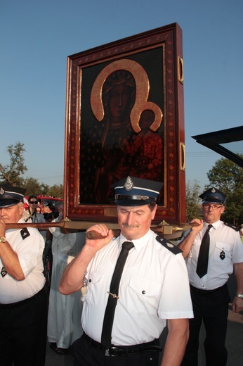 Powitanie ikony MB Częstochowskiej w Miedniewicach