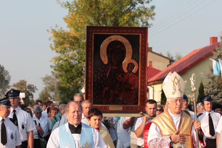 Powitanie ikony MB Częstochowskiej w Miedniewicach