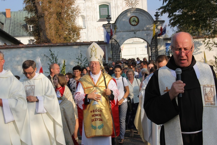 Powitanie ikony MB Częstochowskiej w Miedniewicach