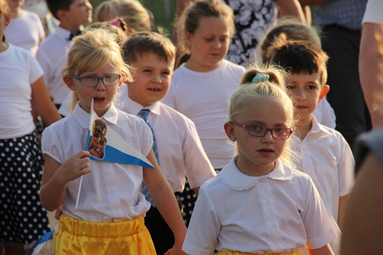 Powitanie ikony MB Częstochowskiej w Miedniewicach