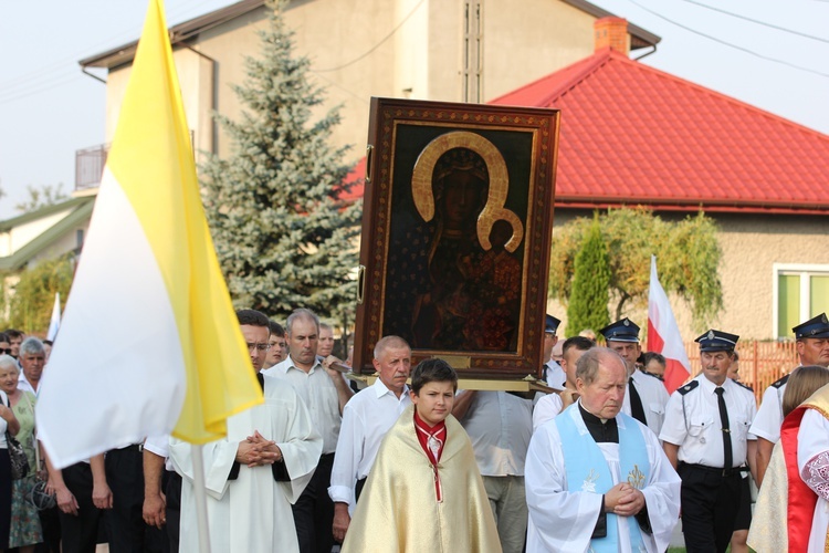 Powitanie ikony MB Częstochowskiej w Miedniewicach