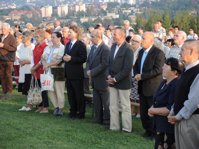 Bielszczanie pod krzyżem na Trzech Lipkach