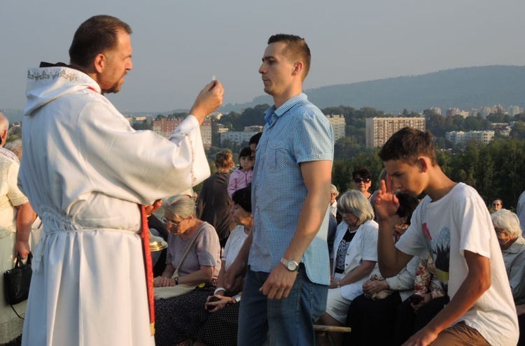 Bielszczanie pod krzyżem na Trzech Lipkach