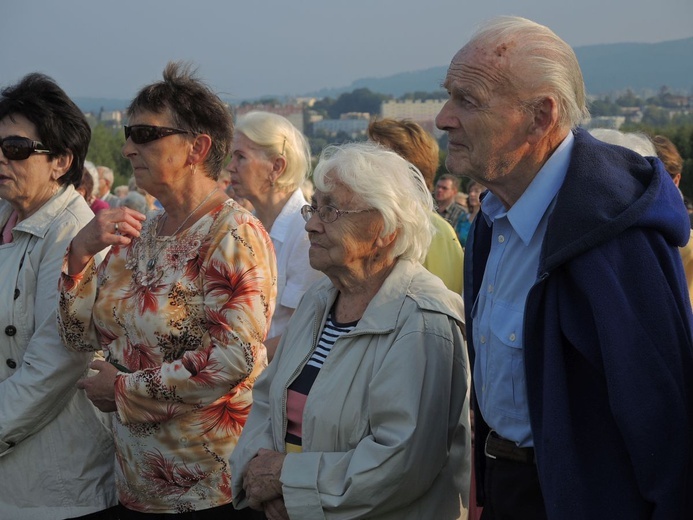 Bielszczanie pod krzyżem na Trzech Lipkach