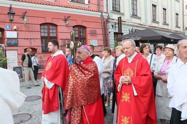 Procesja z relikwiami Krzyża