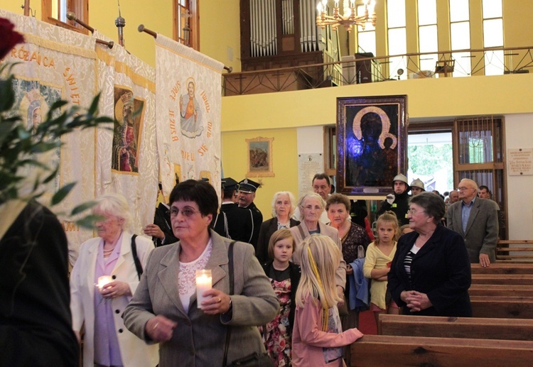 Powitanie ikony MB Częstochowskiej w Korabiewicach