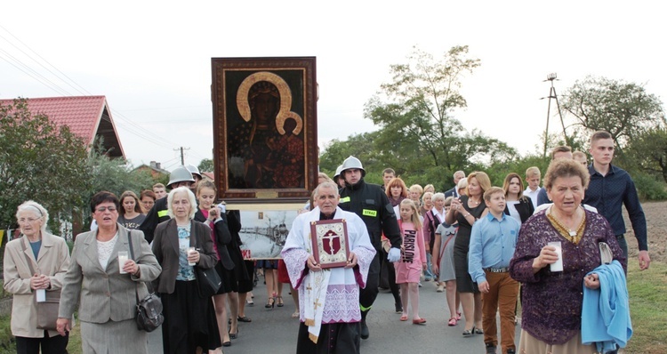 Powitanie ikony MB Częstochowskiej w Korabiewicach