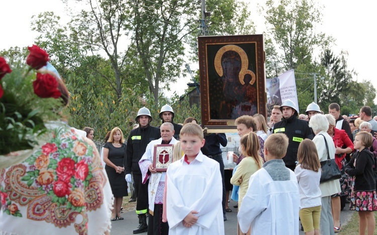 Powitanie ikony MB Częstochowskiej w Korabiewicach